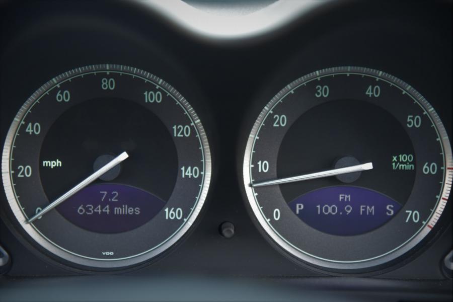 Панель приборов Mercedes-Benz SL500 (R230) 2003 года  (фото 45 из 86)